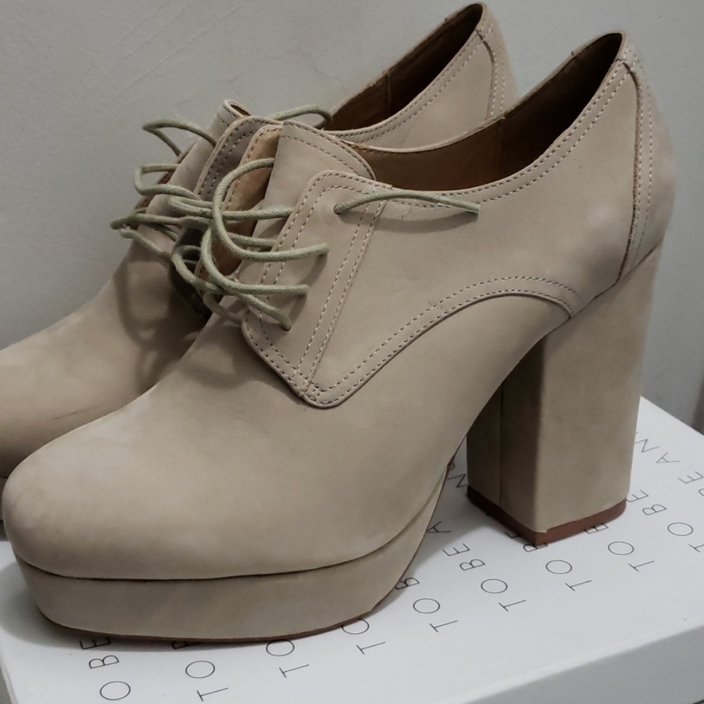 URBAN OUTFITTERS SUEDE SHOES